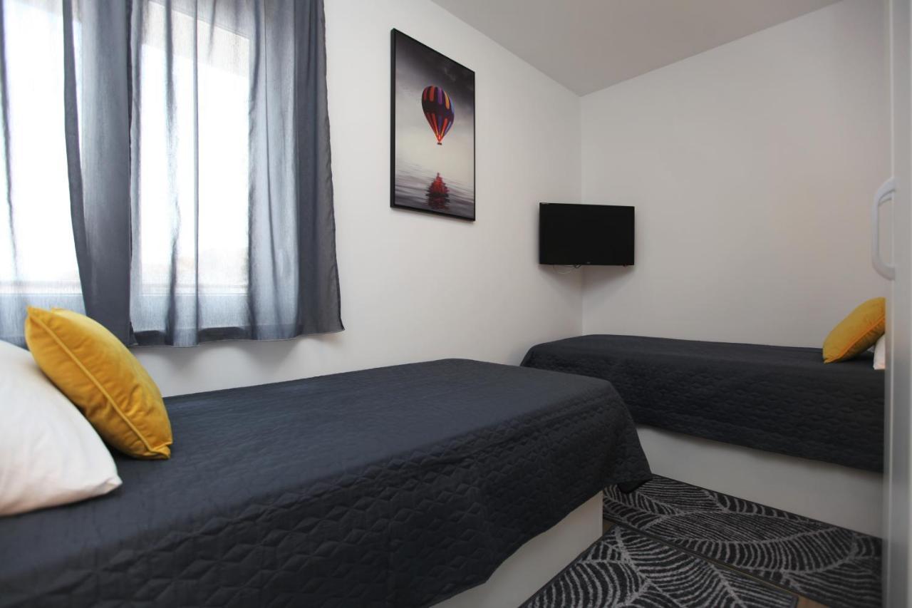 Apartmani Ive Trogir Exterior foto