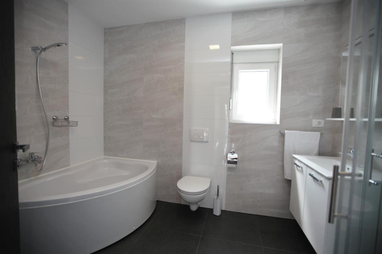 Apartmani Ive Trogir Exterior foto